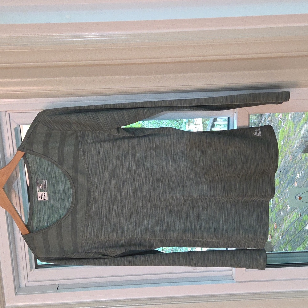 RBX performance long sleeve T-shirt wicking flexible and fade resistant M